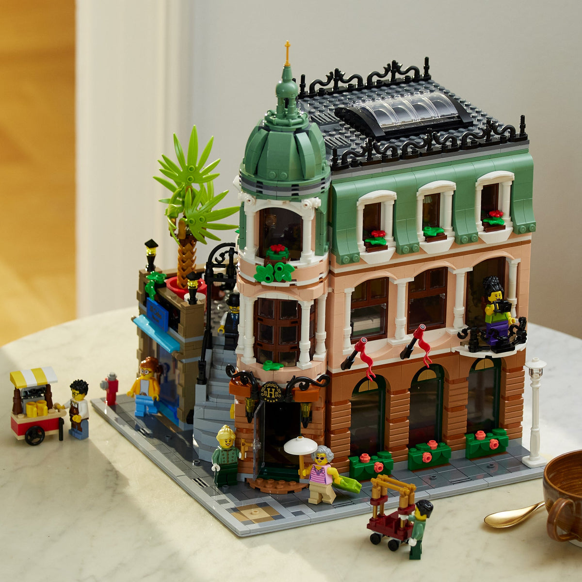 LEGO® Icons Boutique Hotel