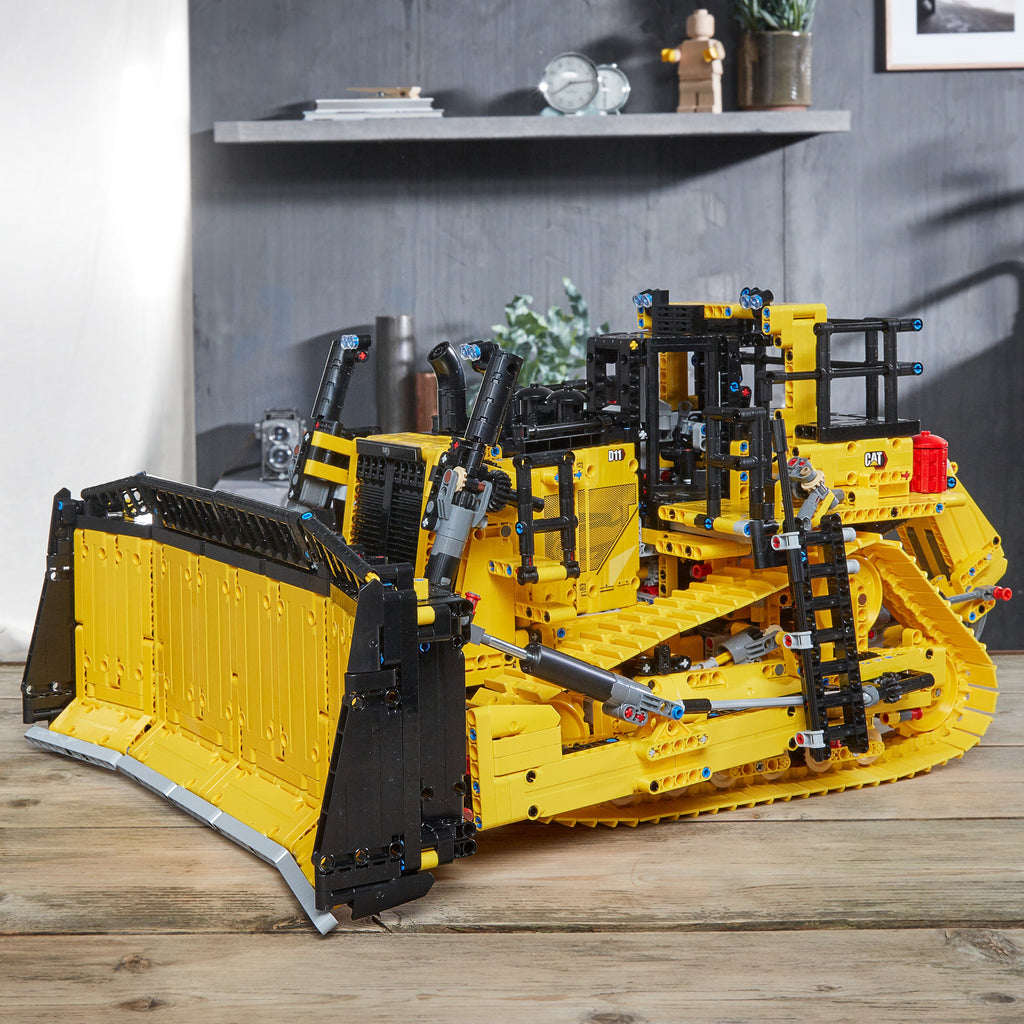 LEGO® Technic App-Controlled Cat® D11 Bulldozer