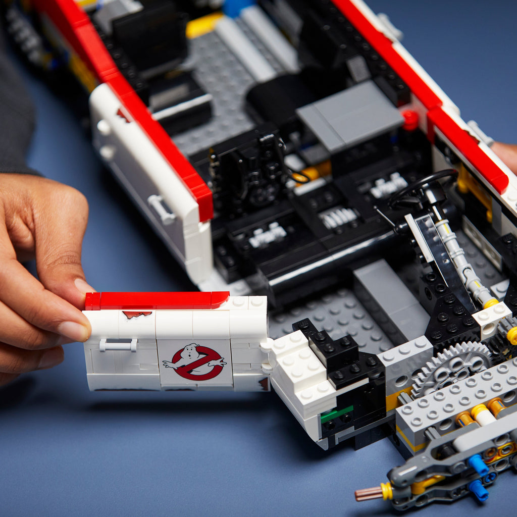 LEGO® Ghostbusters™ ECTO-1