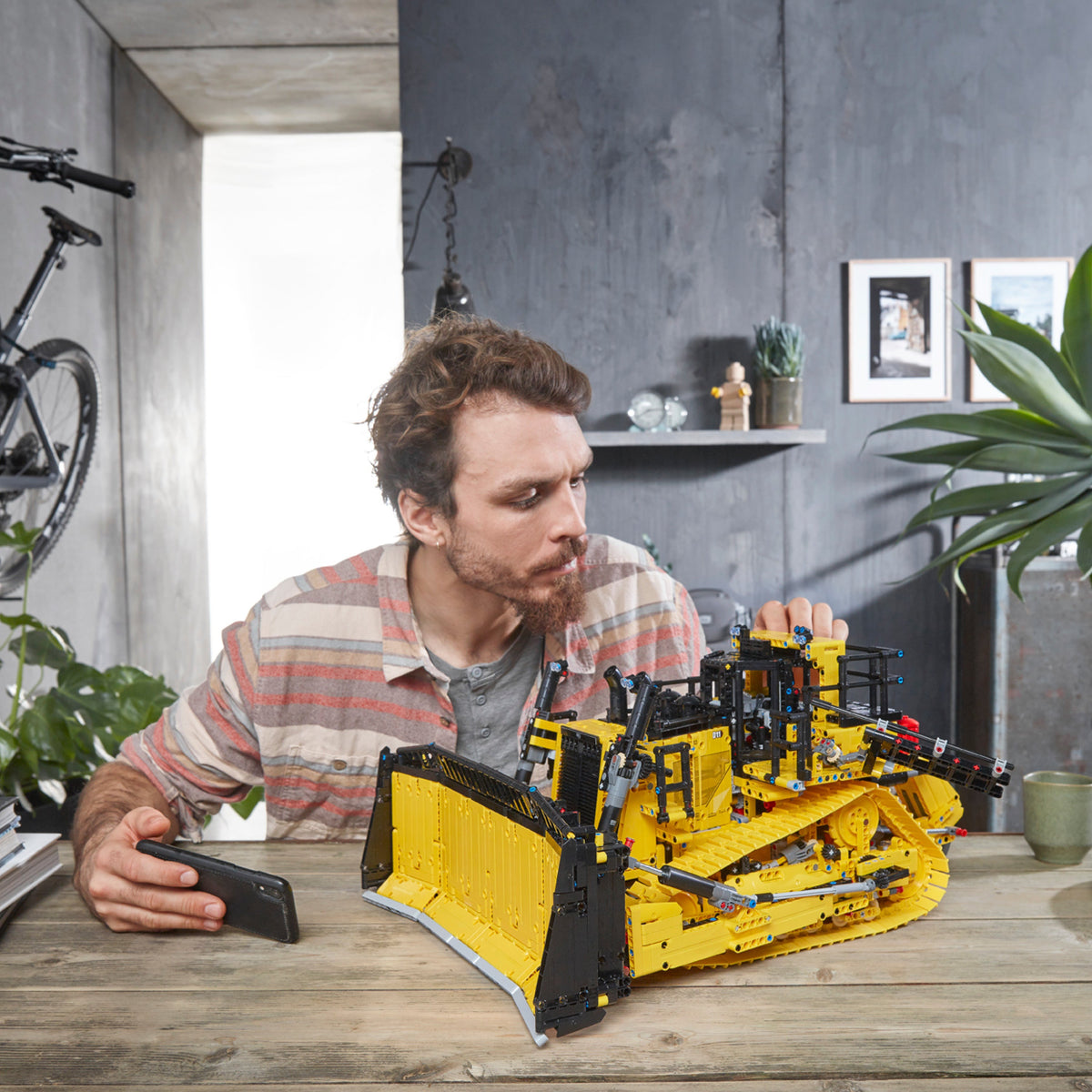 LEGO® Technic App-Controlled Cat® D11 Bulldozer